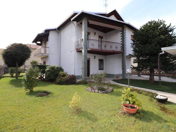 casa indipendente in vendita a Solaro