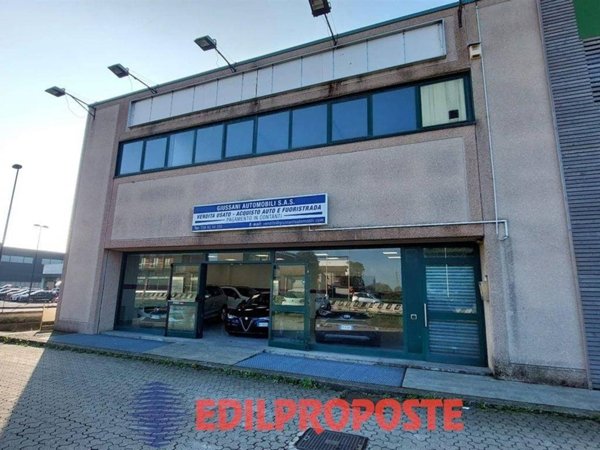 negozio in vendita a Solaro