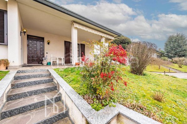 casa indipendente in vendita a Solaro