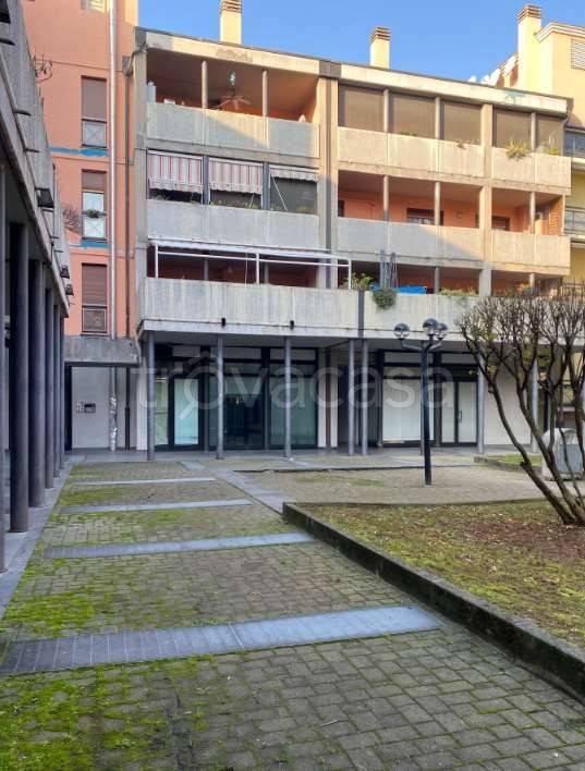 appartamento in vendita a Solaro in zona Villaggio Brollo