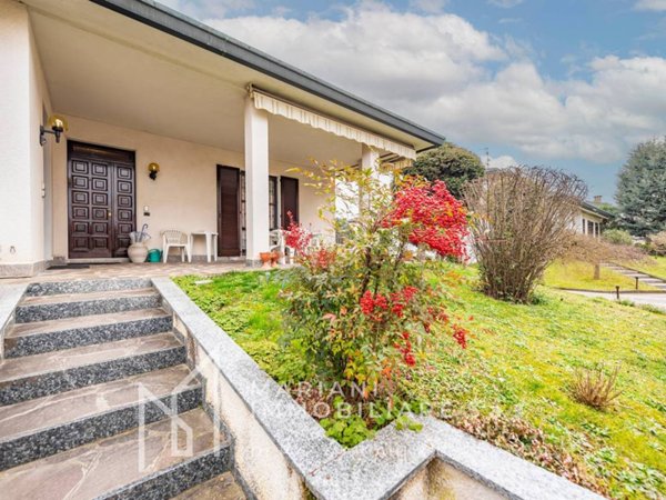 casa indipendente in vendita a Solaro