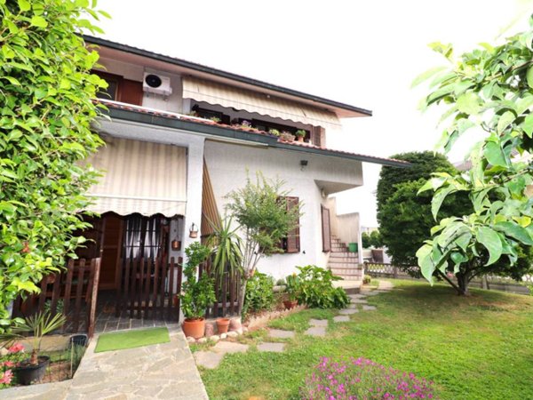 casa indipendente in vendita a Solaro