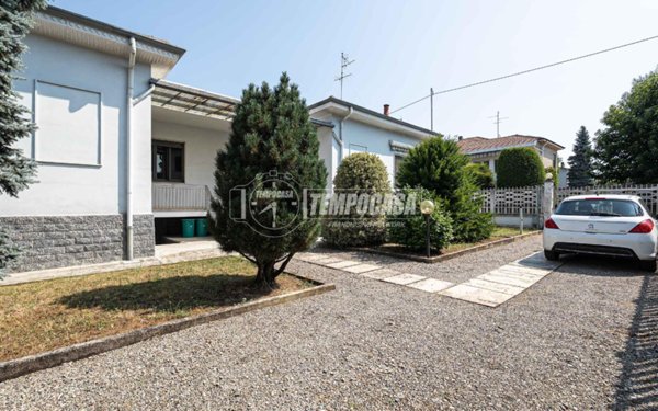 casa indipendente in vendita a Solaro