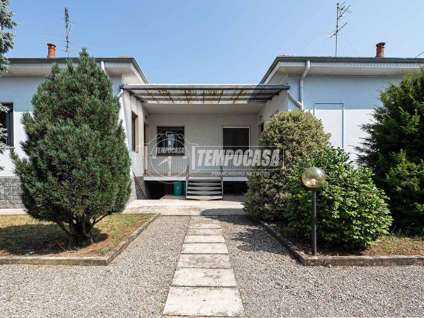 casa indipendente in vendita a Solaro