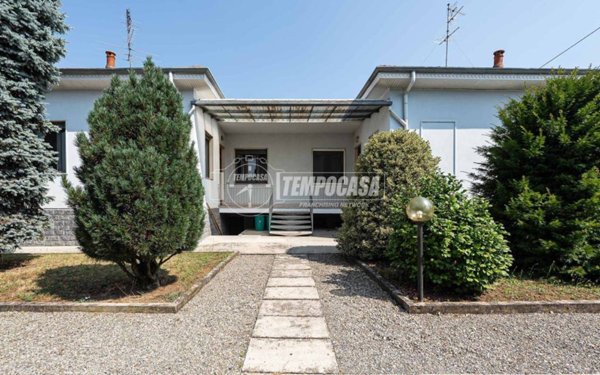 casa indipendente in vendita a Solaro