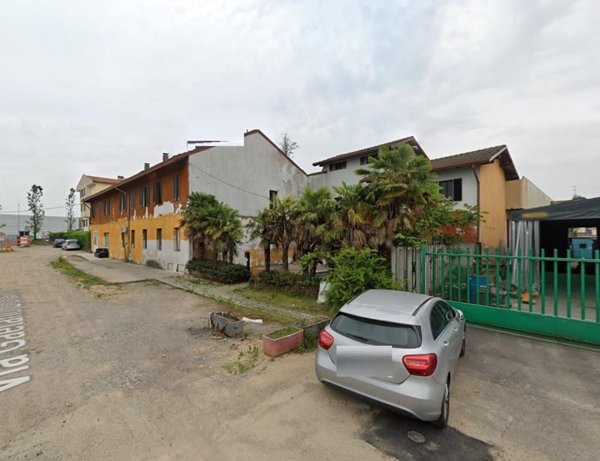 negozio in vendita a Solaro