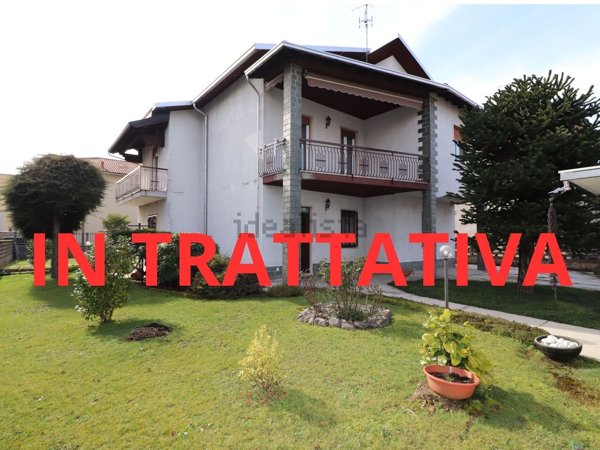 casa indipendente in vendita a Solaro