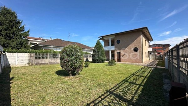 casa indipendente in vendita a Solaro