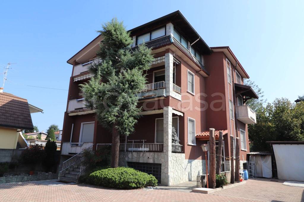 casa indipendente in vendita a Solaro