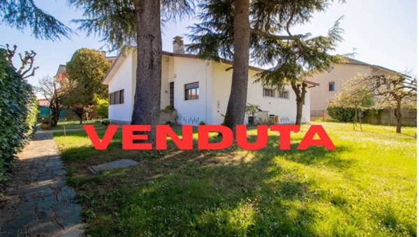 casa indipendente in vendita a Solaro