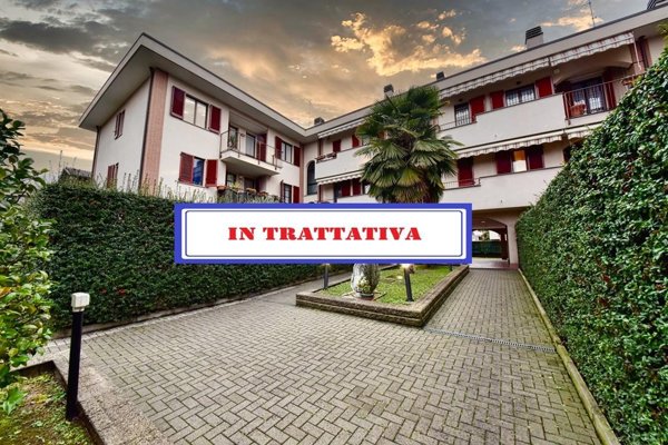 appartamento in vendita a Solaro in zona Villaggio Brollo