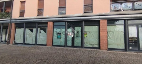 negozio in vendita a Solaro