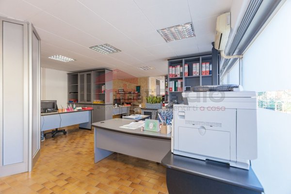 ufficio in vendita a Solaro