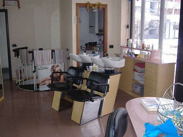 locale commerciale in vendita a Solaro