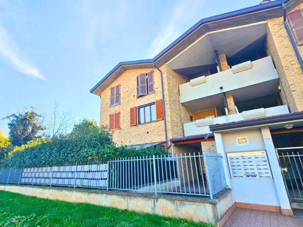 appartamento in vendita a Solaro in zona Villaggio Brollo