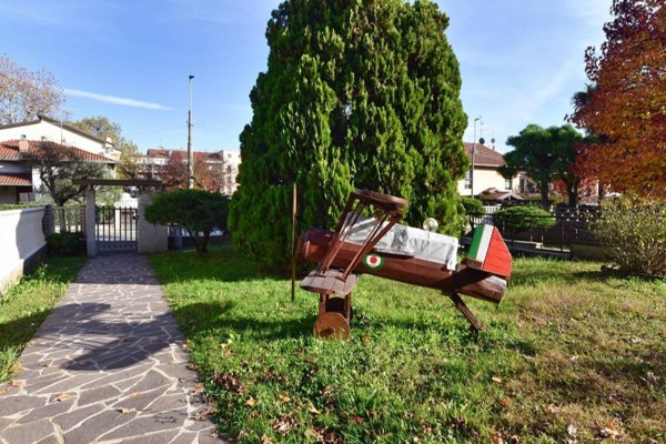 appartamento in vendita a Solaro in zona Villaggio Brollo