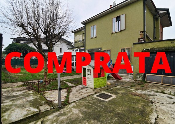 casa indipendente in vendita a Solaro in zona Villaggio Brollo