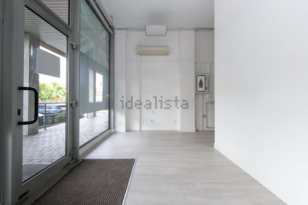 negozio in vendita a Solaro