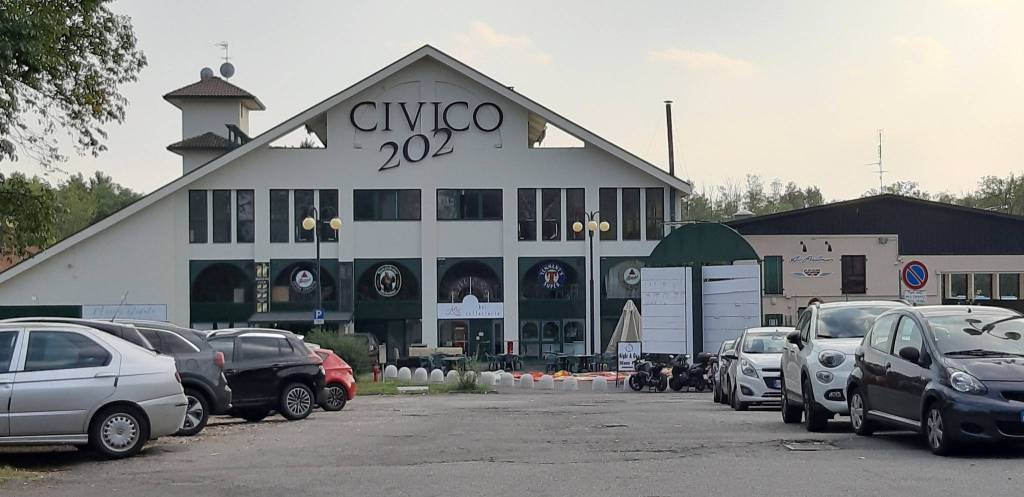 attico in vendita a Solaro in zona Villaggio Brollo