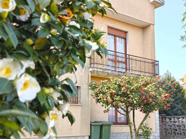 casa indipendente in vendita a Solaro