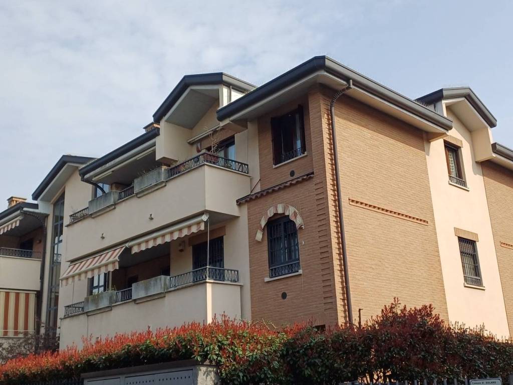 appartamento in vendita a Solaro