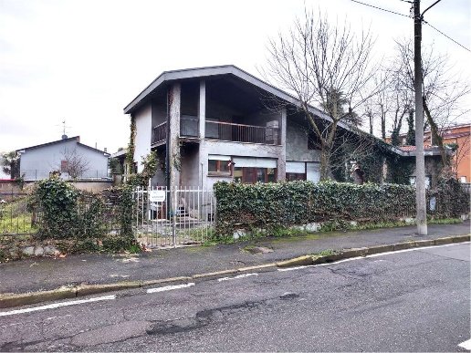 casa indipendente in vendita a Solaro