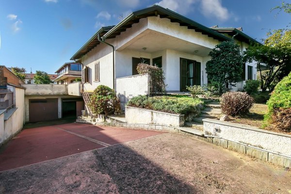 casa indipendente in vendita a Solaro