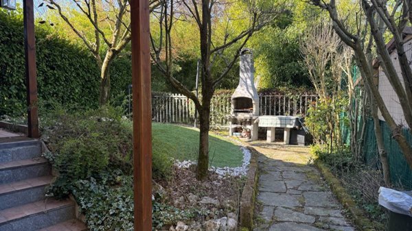 casa indipendente in vendita a Solaro