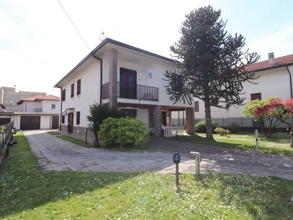 casa indipendente in vendita a Solaro