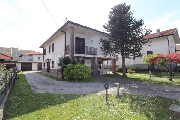 casa indipendente in vendita a Solaro