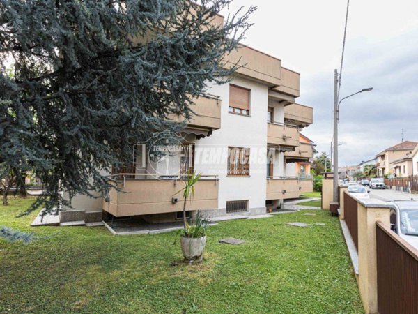 appartamento in vendita a Solaro in zona Villaggio Brollo