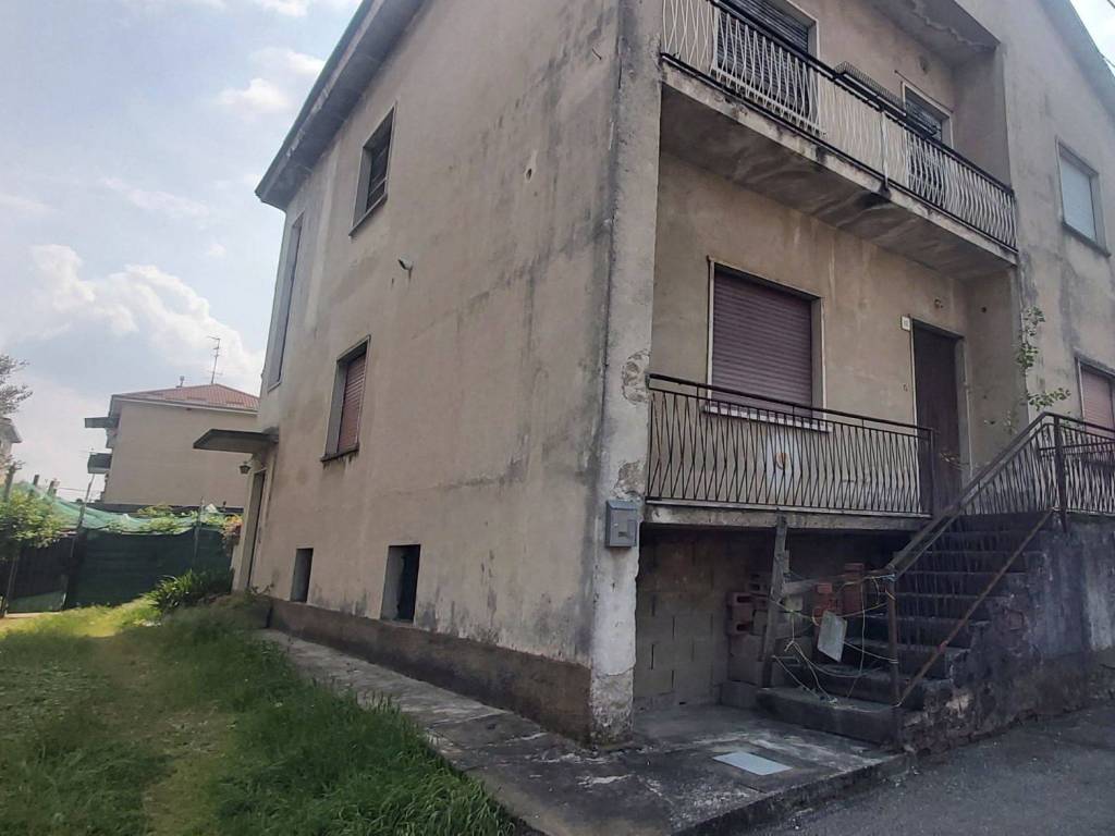 casa indipendente in vendita a Solaro