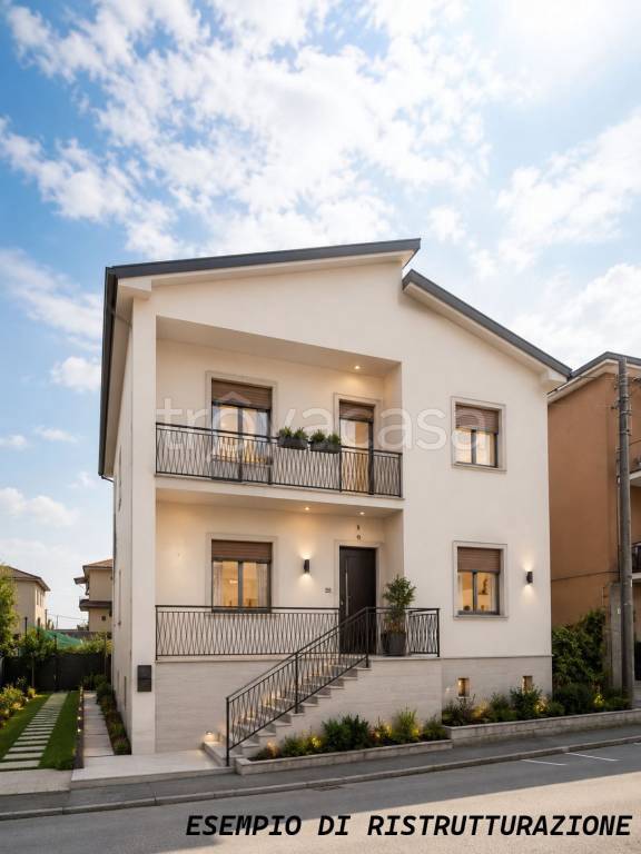 casa indipendente in vendita a Solaro