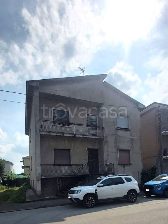 casa indipendente in vendita a Solaro