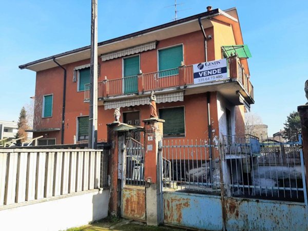 casa indipendente in vendita a Solaro