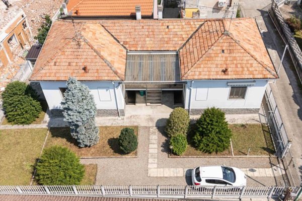 casa indipendente in vendita a Solaro