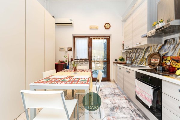 appartamento in vendita a Solaro in zona Villaggio Brollo