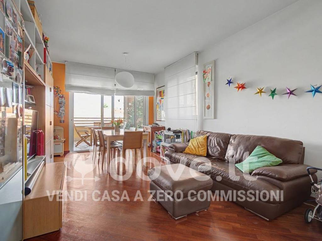 appartamento in vendita a Solaro in zona Villaggio Brollo