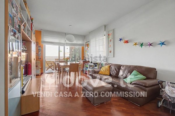 appartamento in vendita a Solaro in zona Villaggio Brollo
