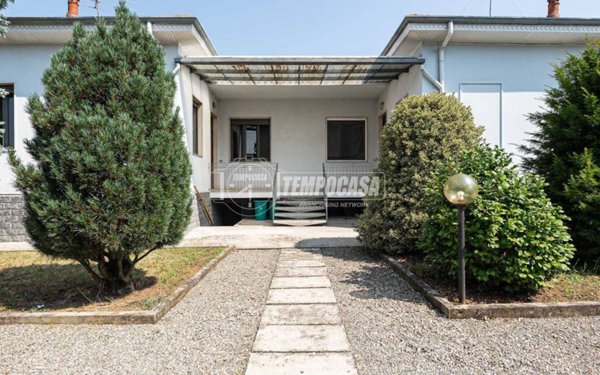 casa indipendente in vendita a Solaro
