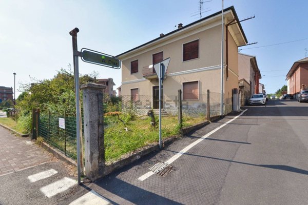 casa indipendente in vendita a Solaro