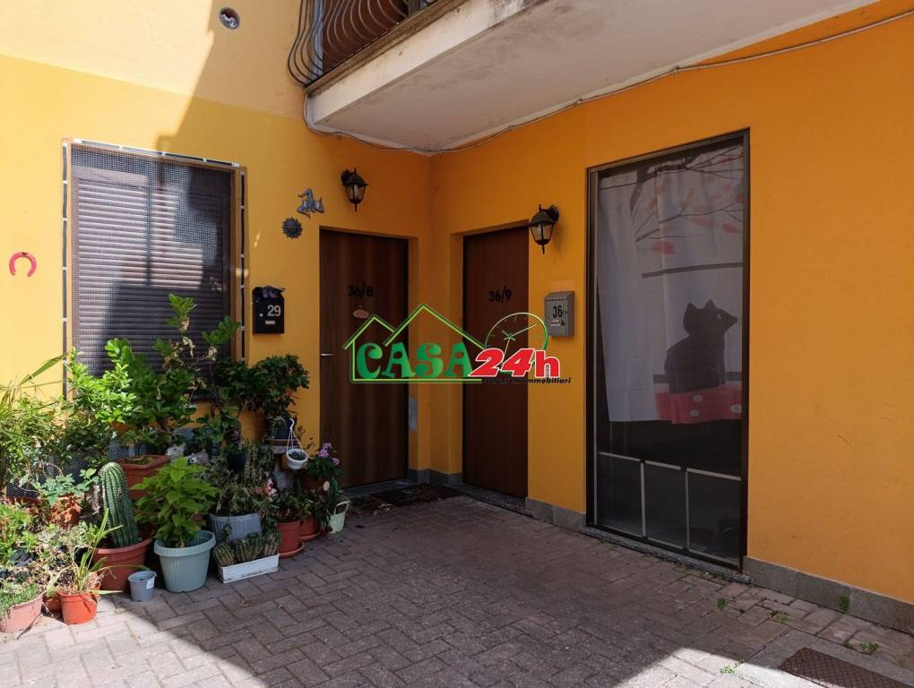 appartamento in vendita a Solaro in zona Villaggio Brollo