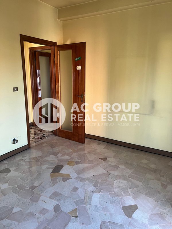 appartamento in vendita a Solaro in zona Villaggio Brollo