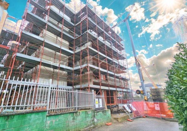 appartamento in vendita a Solaro in zona Villaggio Brollo