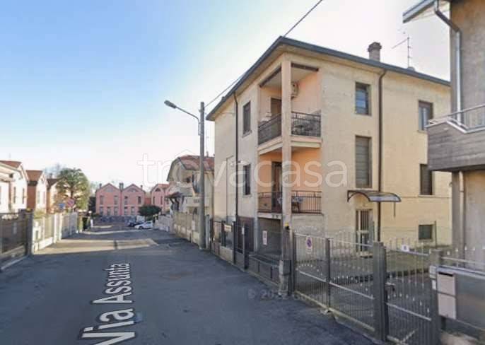 appartamento in vendita a Solaro in zona Villaggio Brollo