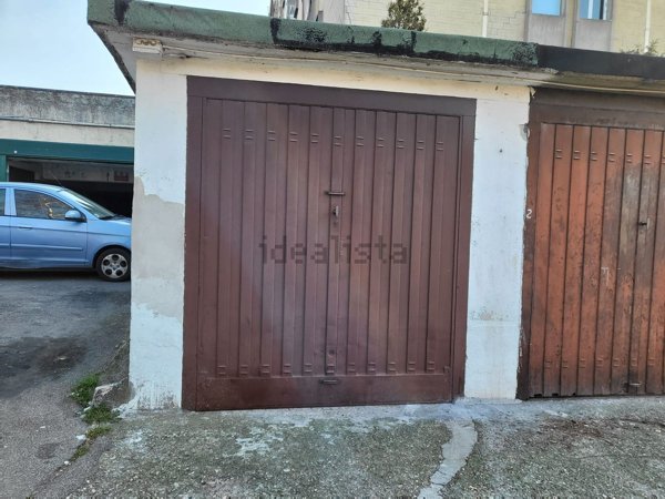 box auto in vendita a Solaro