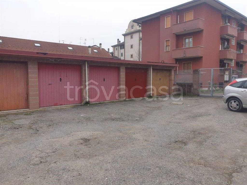 box auto in vendita a Solaro