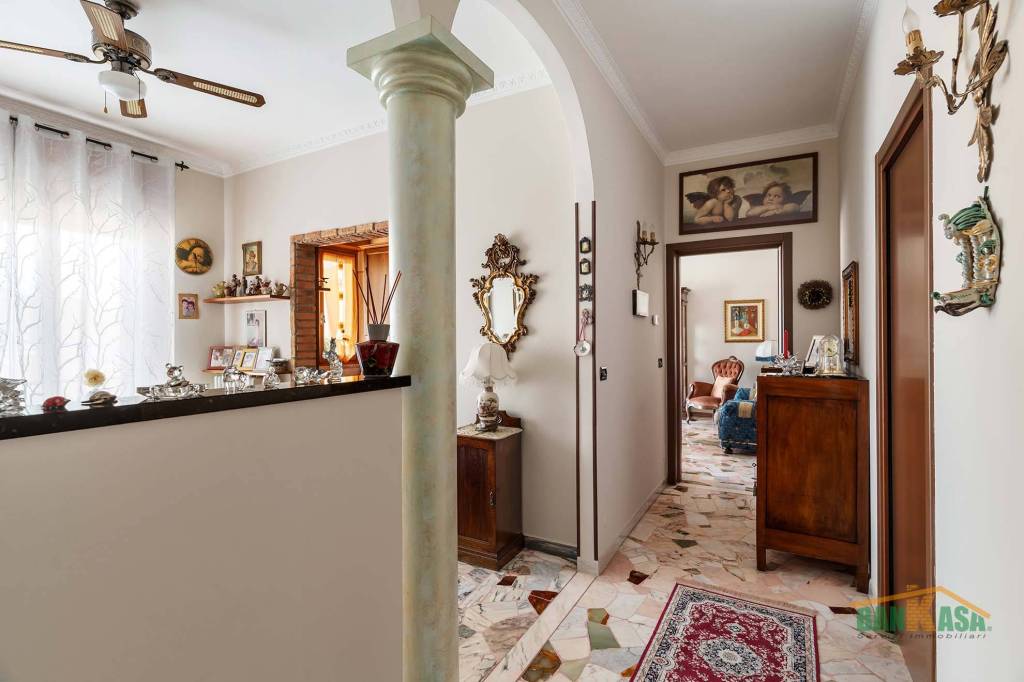 casa indipendente in vendita a Solaro in zona Villaggio Brollo