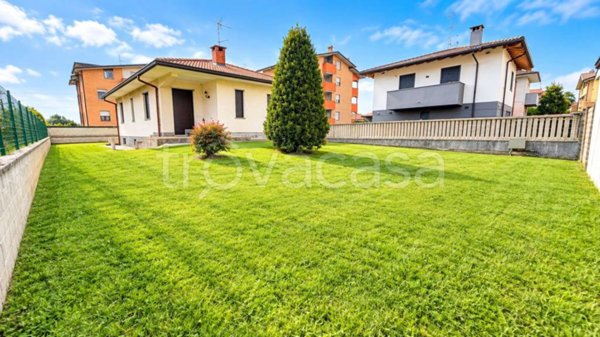 casa indipendente in vendita a Solaro