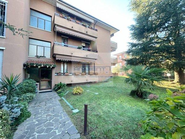 appartamento in vendita a Trezzano Rosa